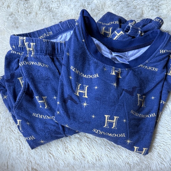 Hogwart's PJ's - M - Picture 3 of 7